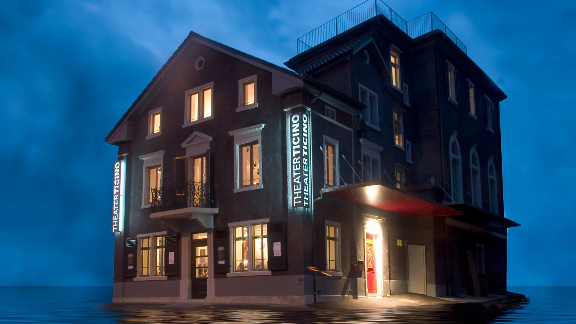 Das Theater Ticino bei Nacht